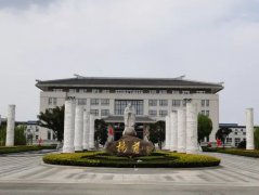 国庆中秋双节同庆，，威廉希尔williamhill集团红旗飘扬！