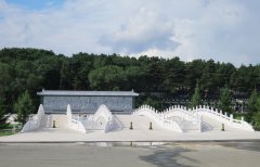 一面墙，，一道景：：九龙照壁浮雕景墙的诗画之美