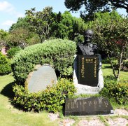 黎焕颐纪念碑：：：诗魂永驻，，，岁月铭刻