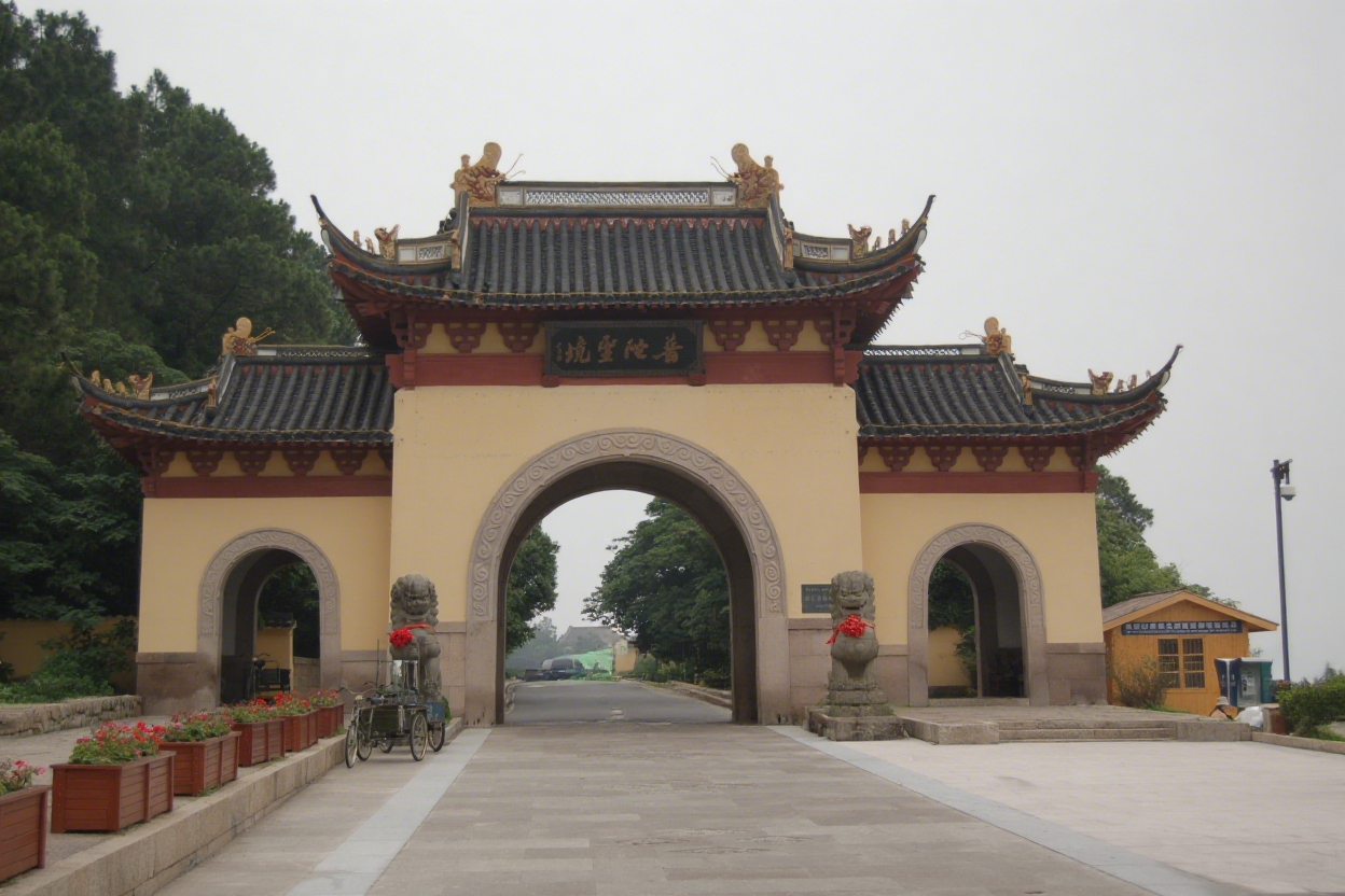 以门楼为笺，，镌刻时代的匠心诗行