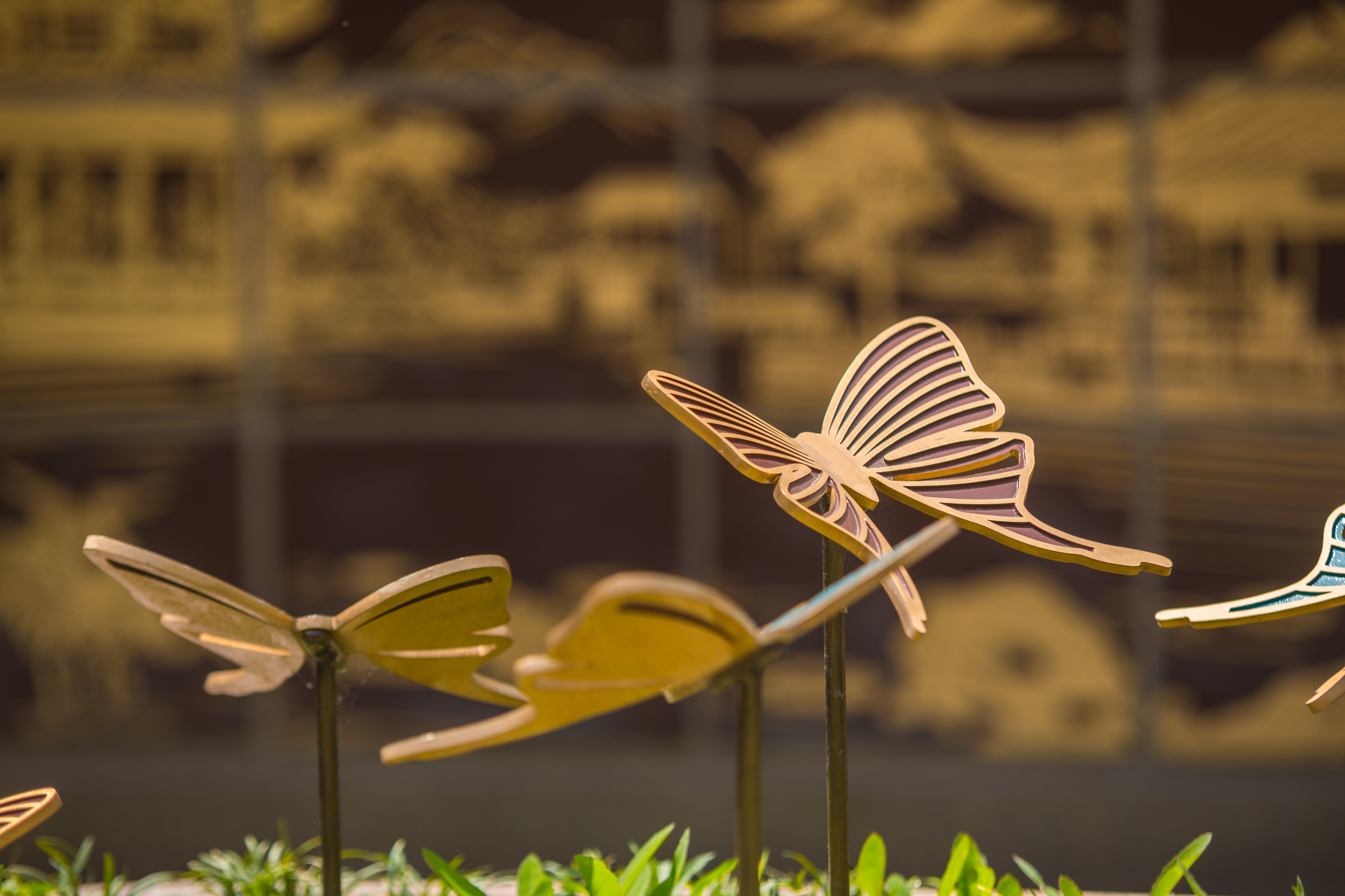 青铜灵韵：：栖于墓碑的永恒之舞