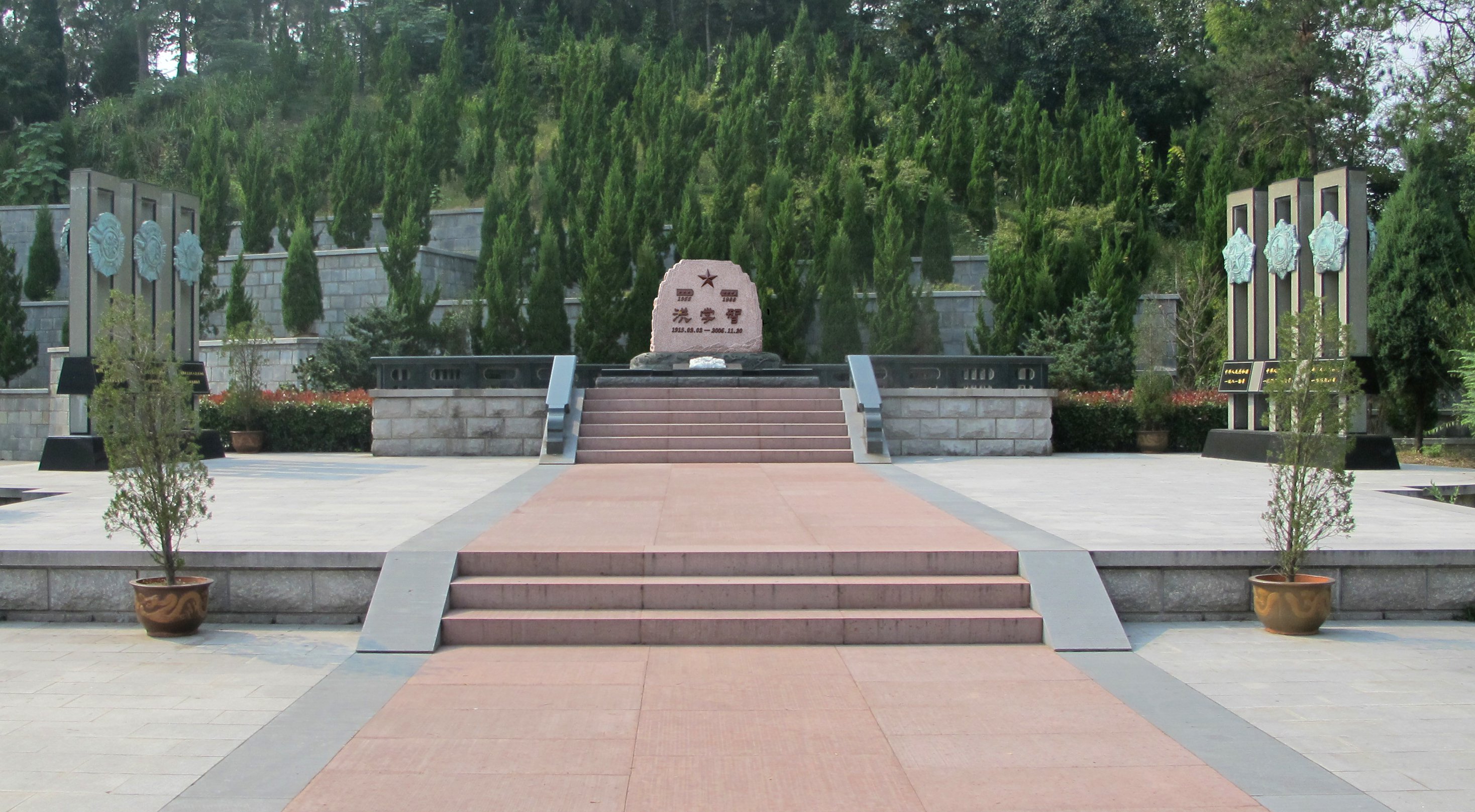 为什么墓园需要红色文化？？